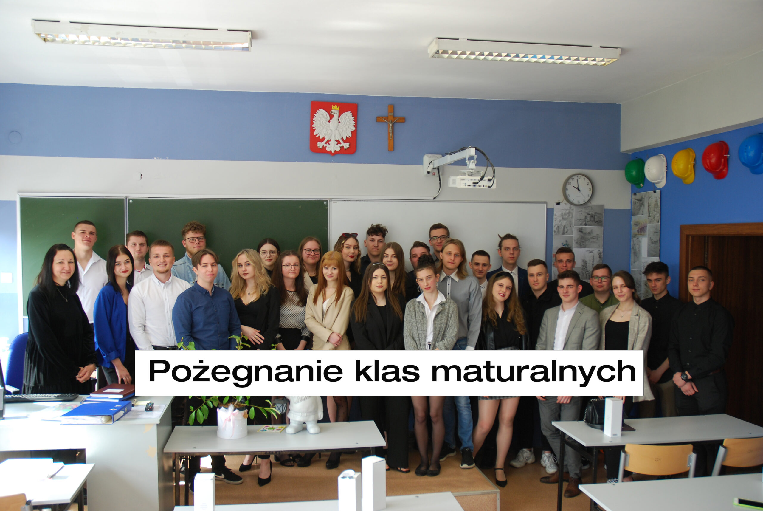 Uczniowie klasy 4TA wraz z wychowawczynią